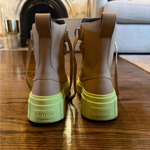 Sorel Beige and Bright Green Boots - Picture 4 of 7
